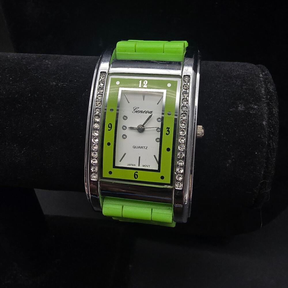 Geneva Women's Green Silicon Quartz Watch WORKS Working Rhinestones